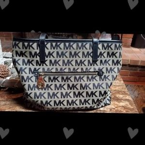 Micheal Kors Purse